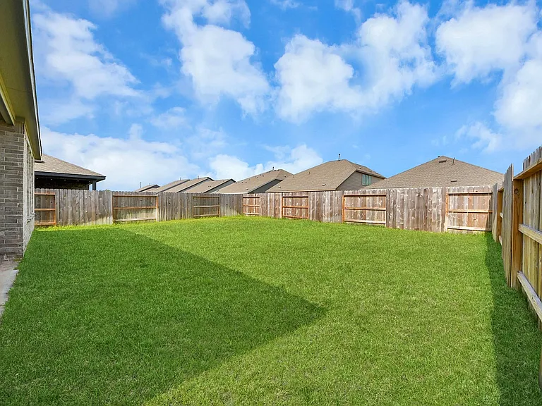 6325 Golden Seaton Dr — Photo 18