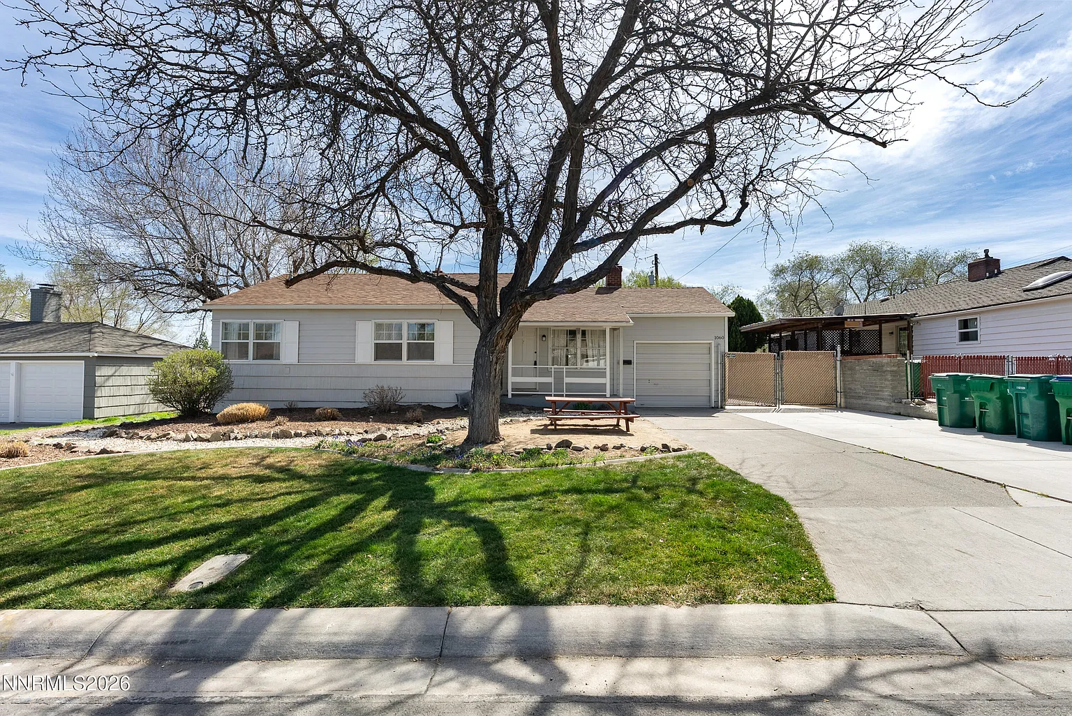 1060 Whitaker Dr photo 1