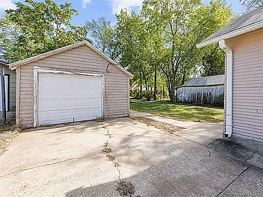 805 Sheridan St — Photo 2