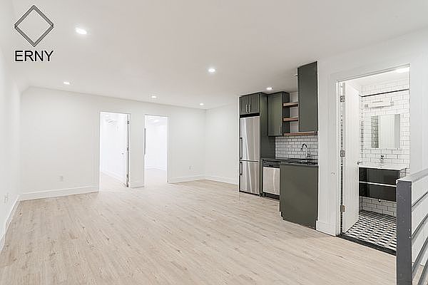 1st image of 806 President St #1H
