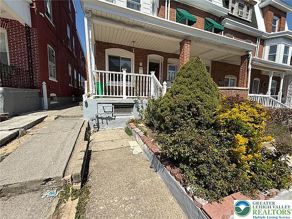 2nd image of 445 W Washington St