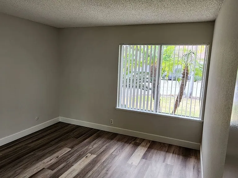 26731 Valpariso Dr — Photo 24