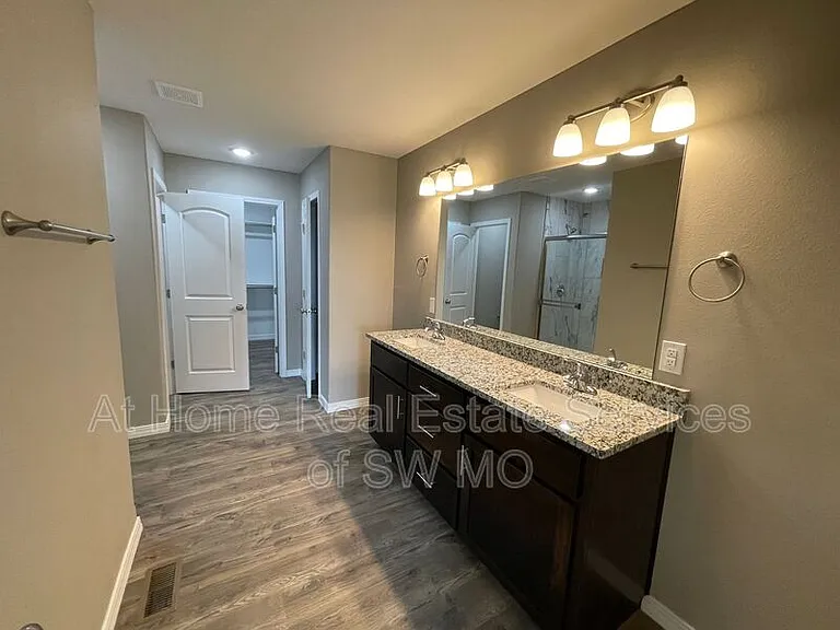 327 Forest Hollow St — Photo 17