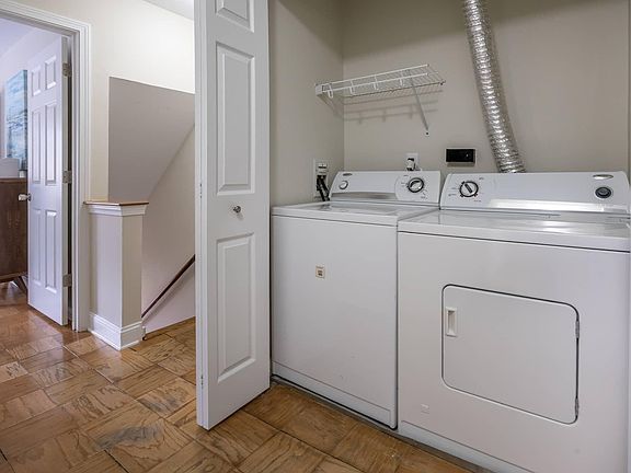 4th image of 625 Walpole St #2809
