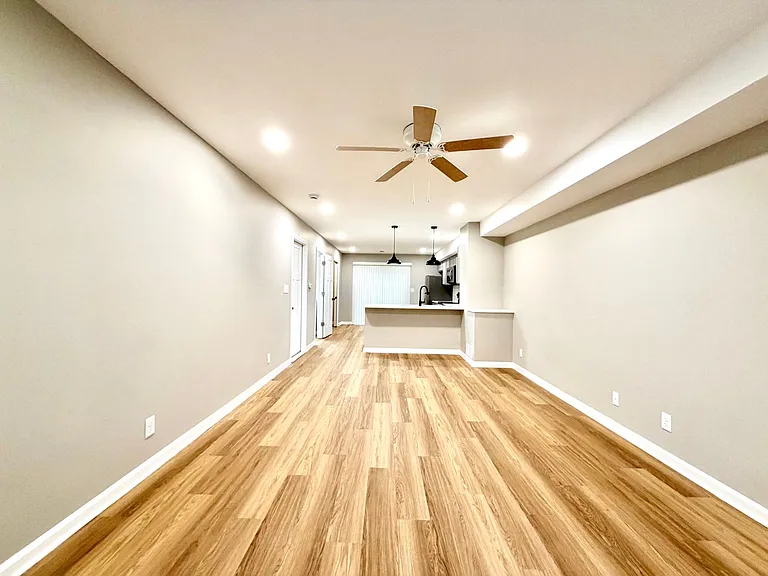 511 Glenstone Springs Dr — Photo 5
