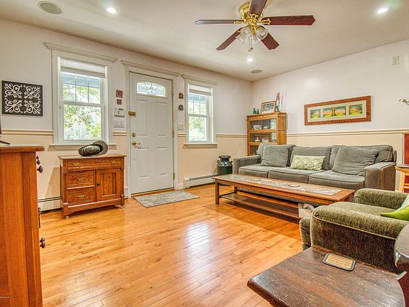 2nd image of 26 Greenwood Ave