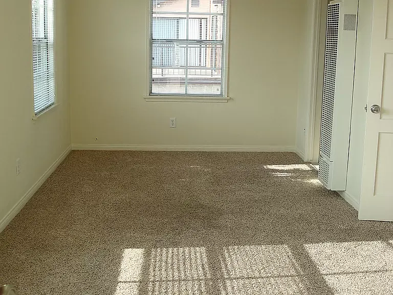Studio, 525 sqft, $1,750 — Photo 2