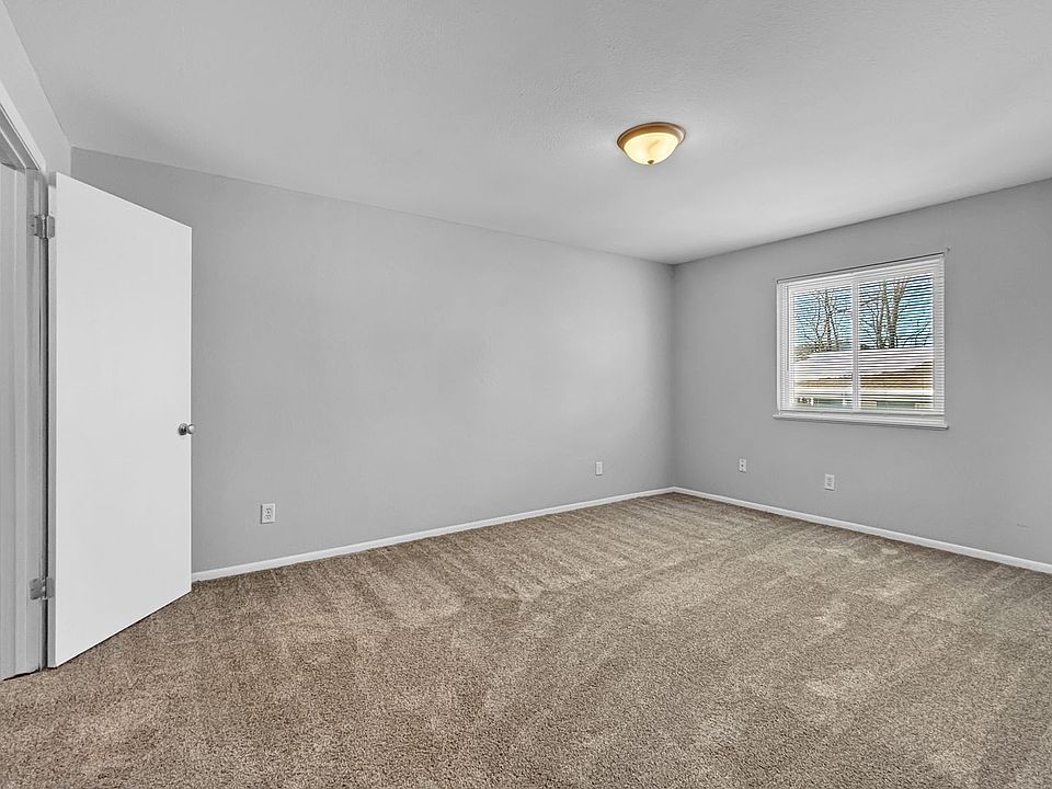 1st image of 1018 Abbey Ct APT 7