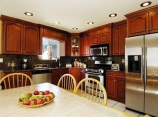 122 Winfield St, Staten Island, NY 10305