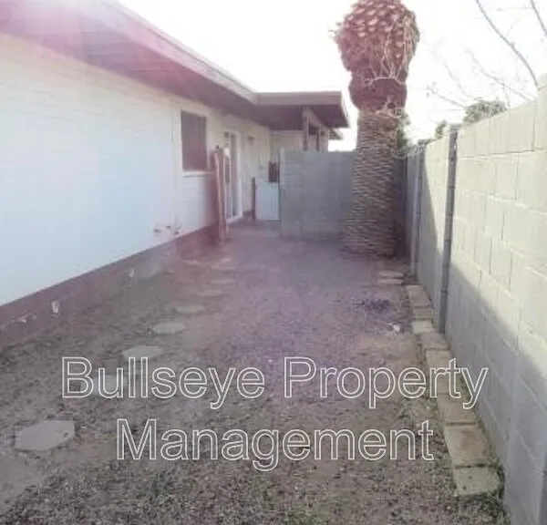 1901 S Farmer Ave #1901 — Photo 37