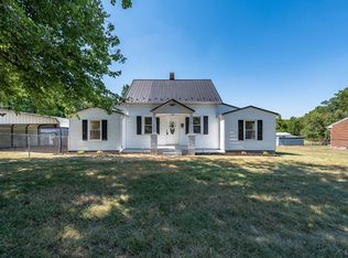 202 Longview Rd, Hurt, VA 24563