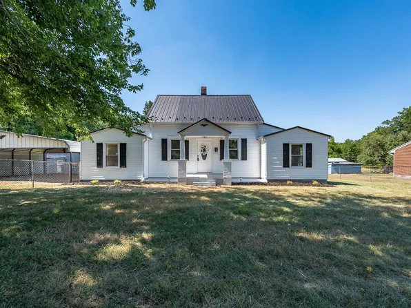 202 Longview Rd, Hurt, VA 24563