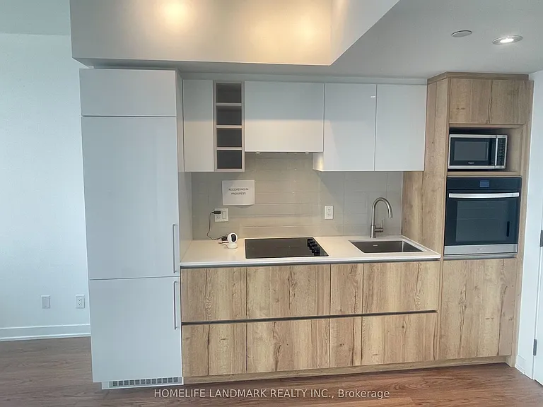 319 Jarvis St #1011 — Photo 1