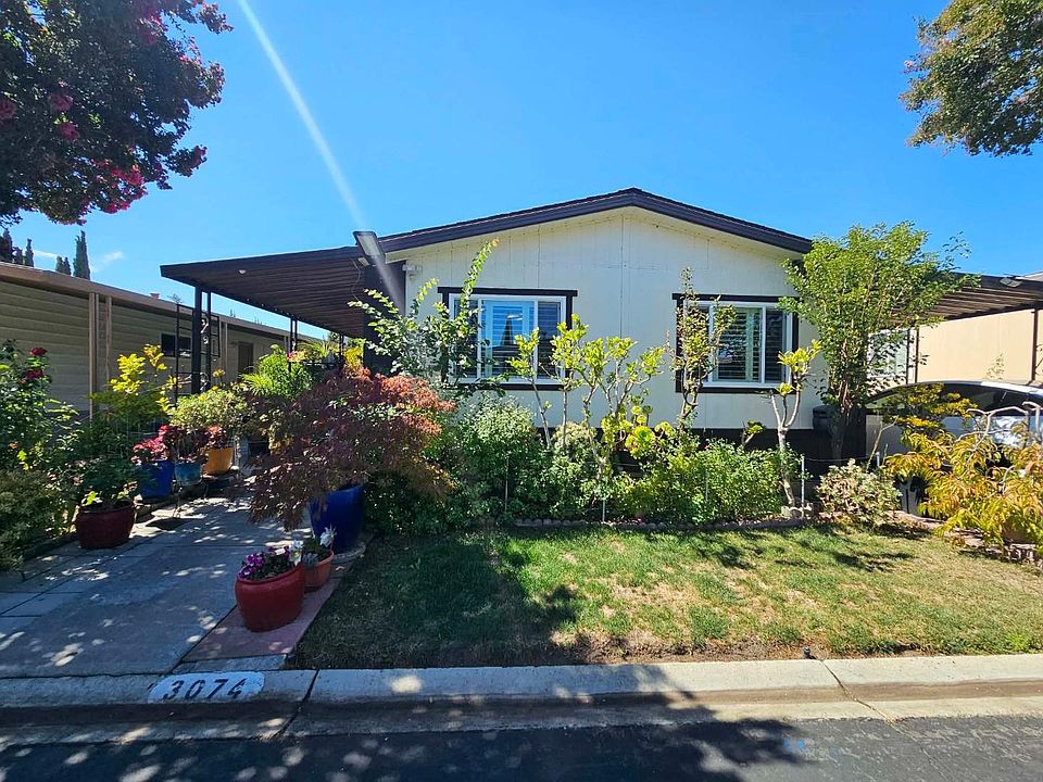 1st image of 3074 Oakbridge Dr #3074