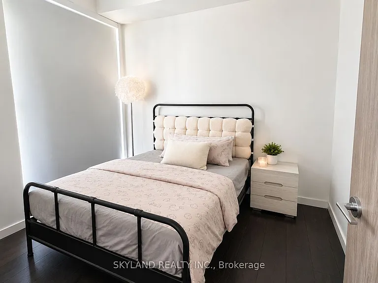 27 McMahon Dr #608 — Photo 30