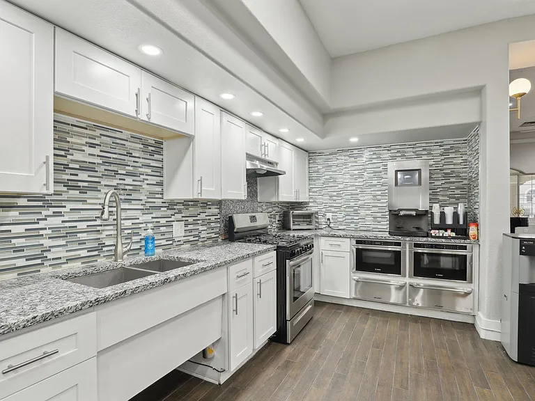 Valley View Senior Apartments — Photo 8