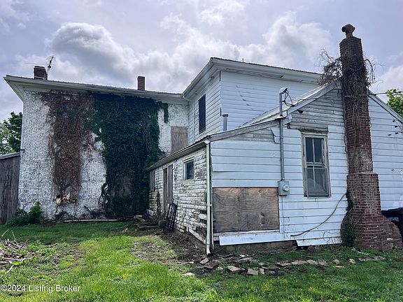 3rd image of 510 E Cedar St