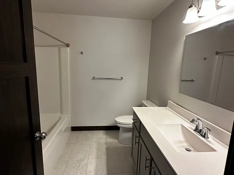 1648 Hong St — Photo 13