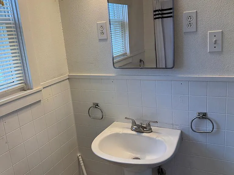 509 N Peachtree St — Photo 18