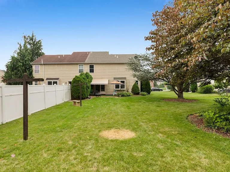 2235 Briarwood Dr — Photo 9