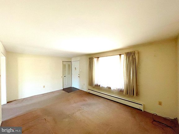 3rd image of 11414 Fort Washington Rd