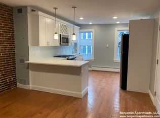 33 Chelsea St #3F, Boston, MA 02128