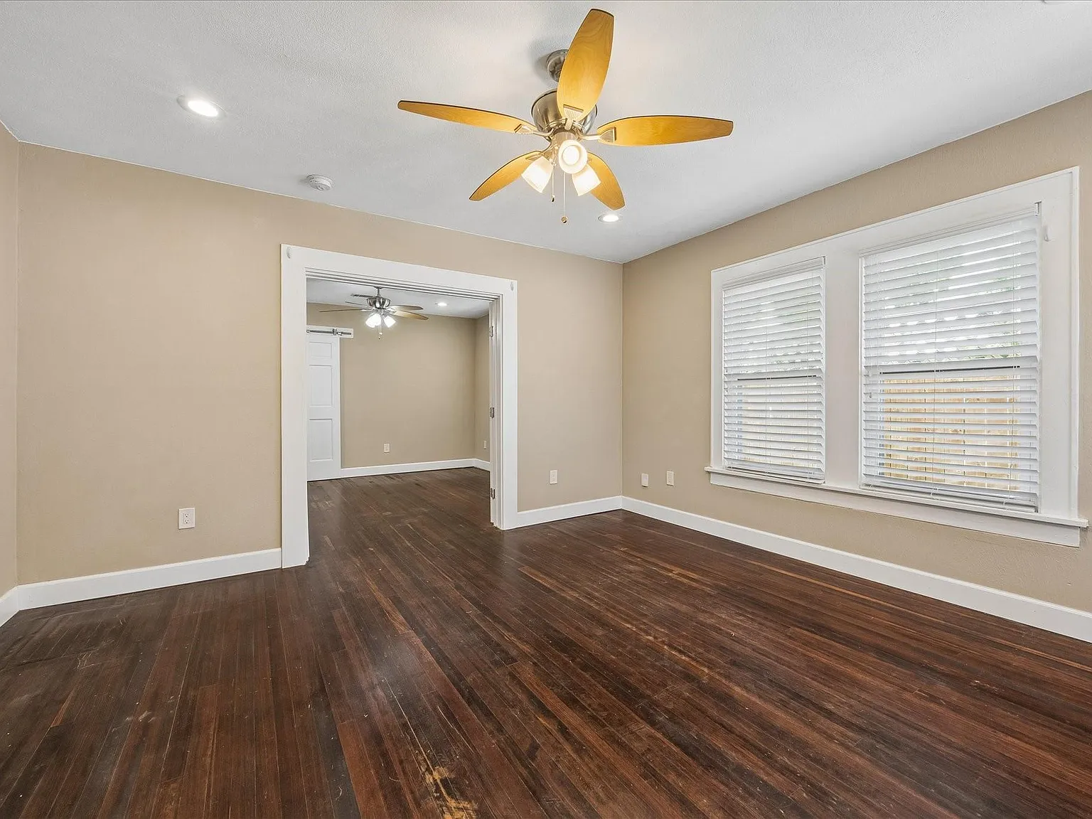 1 bed, 1.0 bath, 1942 sqft, $1,495 — Photo 4