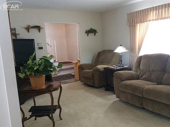 4th image of 4391 Wickfield Dr