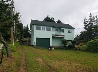 1230 W 13th St, Coquille, OR