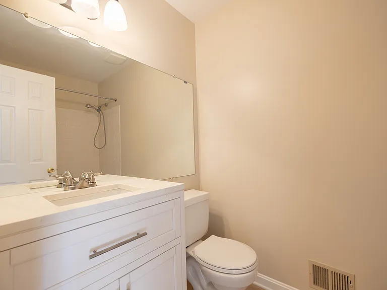 12866 Hyannis Ln — Photo 10