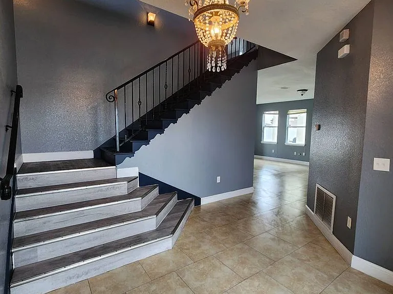 328 Dundee Dr — Photo 15