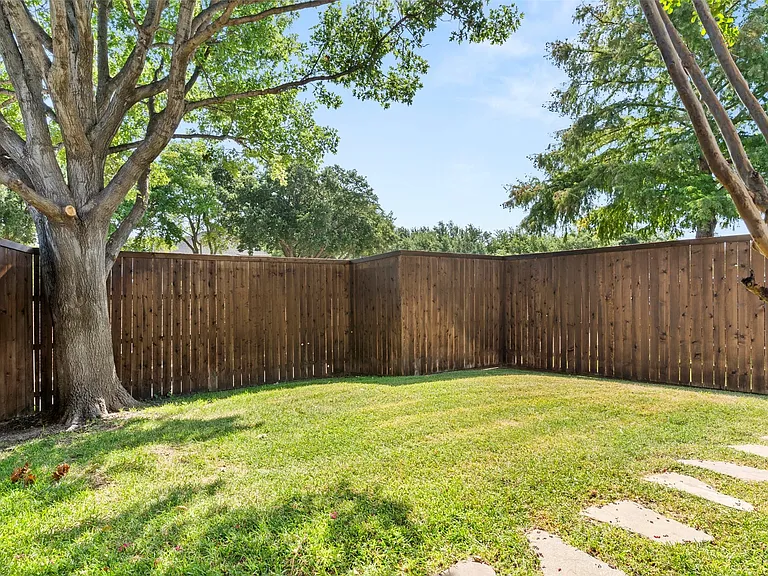 6721 Misty Hollow Dr — Photo 28