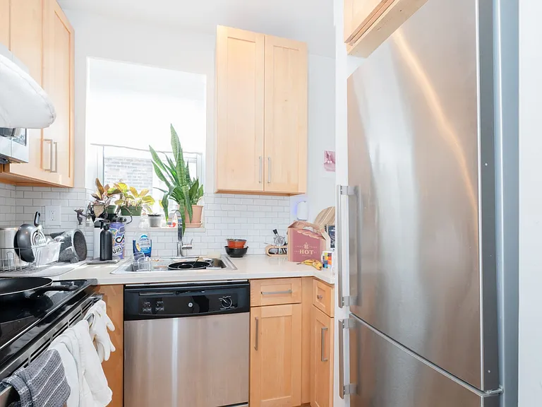 3157 Broadway #19 — Photo 5