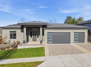 3261 Sky Way, Medford, OR 97504