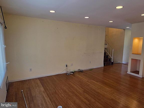 5th image of 7906 Dawnwood Ct