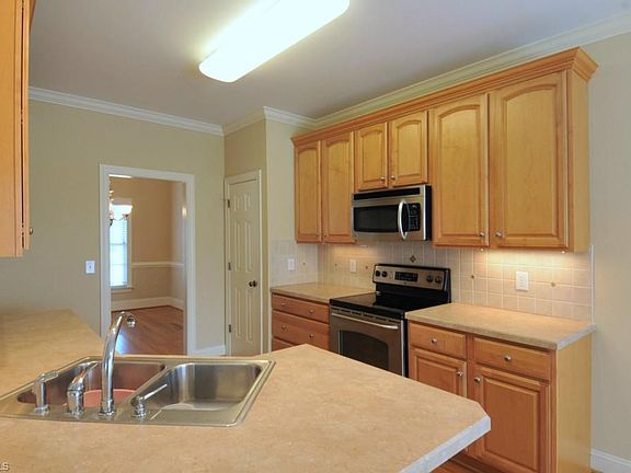 5th image of 865 Cameron Village Dr