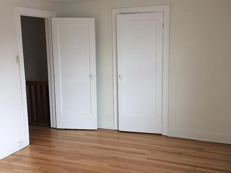 568 Gladstone Ave — Photo 12
