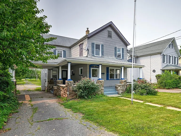 127 Main St #A — Photo 2