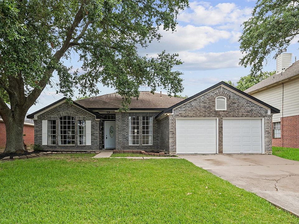 1st image of 11007 Olivewood Dr
