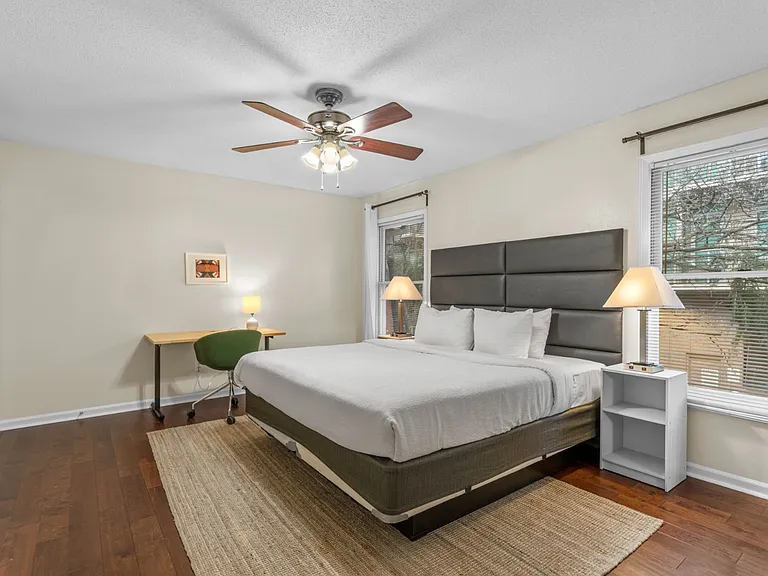 Juniper Place Condominiums — Photo 9