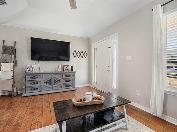 5th image of 9480 Hunters Way Dr