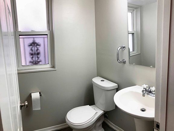 1st Floor Bathroom