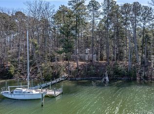 492 Holly Haven Rd, Weems, VA 22576