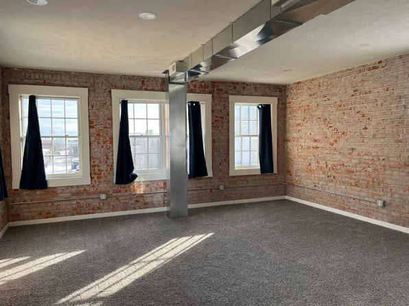 713 4th Ave #713.5, Holdrege, NE 68949