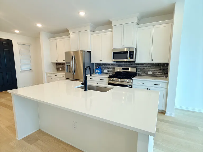 3552 Pierce Ln — Photo 6