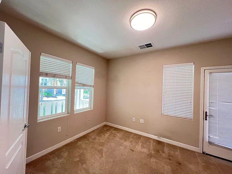 786 Cannery Pl — Photo 6