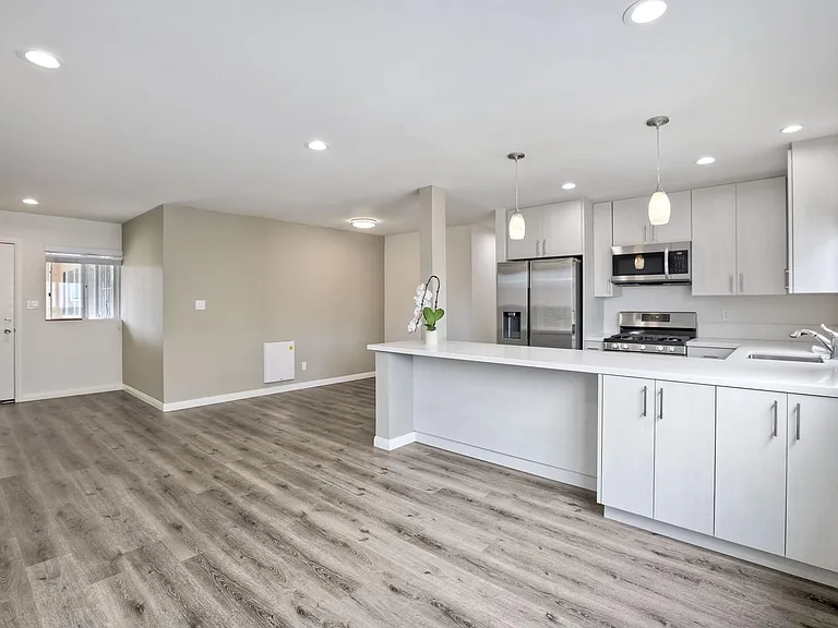 2903 Upshur St #1/2 — Photo 15
