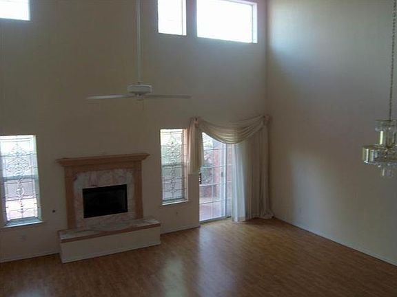 2nd image of 14 Williamsburg Dr #14