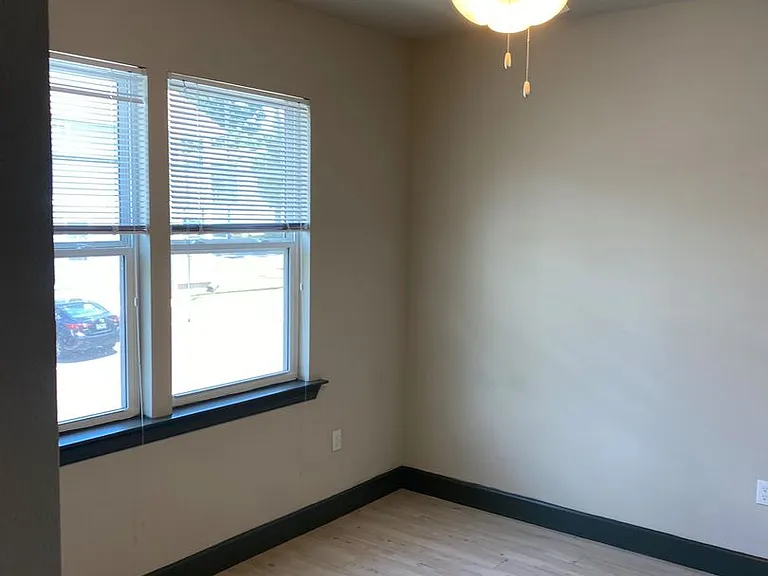 1805 Bellevue Way — Photo 20