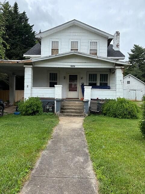 1st image of 3662 Round Hill Ave NW